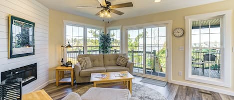 House (4 Bedrooms) | Front of property
