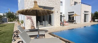 Sumptuous Villa close to the beaches and the golf course