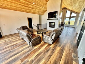 Televisión, chimenea