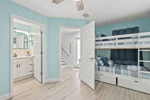 2 chambres, fer et planche à repasser, Wi-Fi gratuit, draps fournis