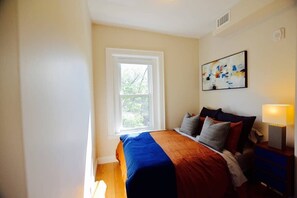 3 bedrooms, iron/ironing board, free WiFi, bed sheets - Stylish, Comfortable Luxury | Near T (Boston)