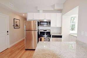 Fridge, microwave, oven, stovetop - Stylish, Comfortable Luxury | Near T (Boston)