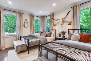 4 bedrooms, iron/ironing board, free WiFi, bed sheets