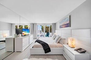 1 bedroom, desk, Internet - Poolside Oasis Retreat (Miami)