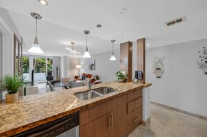 Apartment | 1 bedroom, desk, Internet