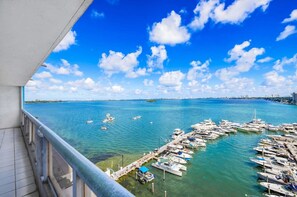 Appartement | 2 chambres, bureau, Internet