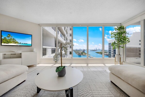 Apartment | 2 bedrooms, desk, Internet