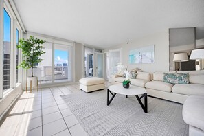 Apartment | 2 bedrooms, desk, Internet