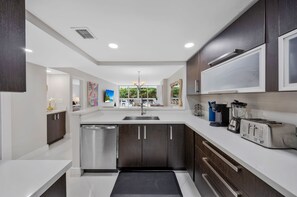 Apartment | 1 bedroom, desk, Internet