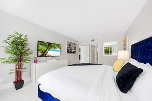 Apartment | 1 bedroom, desk, Internet