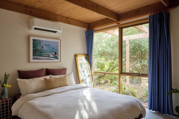 3 slaapkamers, een strijkplank/strijkijzer, wifi, beddengoed