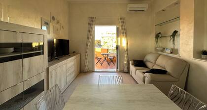 Apartment with terrace, close to the beach and the historic center of Ostia.