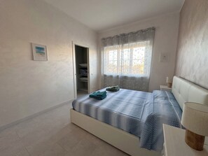 2 bedrooms, iron/ironing board, travel cot, WiFi