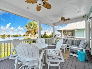 Outdoor dining - Fish & Whistle: Family Beach Retreat on Lake Carillon, w/ Interior Updates (Panama City Beach)