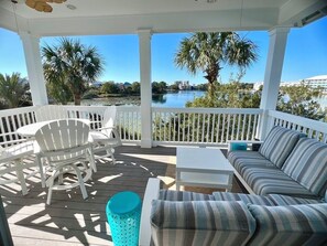 Outdoor dining - Fish & Whistle: Family Beach Retreat on Lake Carillon, w/ Interior Updates (Panama City Beach)