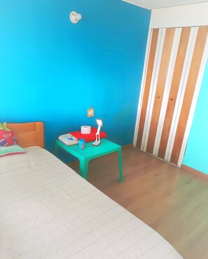 1 dormitorio y ropa de cama