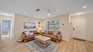 House, 3 Bedrooms | Living area | Smart TV - Fanta Sea 3 Bedroom Home (Sarasota)