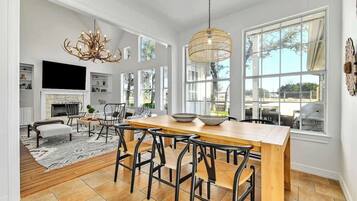 House, Multiple Beds, Pool Access, Pool View (209 Peabody) | Dining