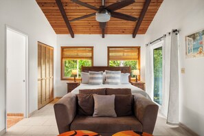 3 chambres, fer et planche à repasser, Wi-Fi gratuit, draps fournis