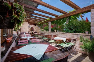 朝食 (ビュッフェ)、毎日提供 (無料)