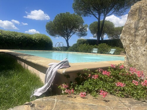 Villa with Pool and Gym