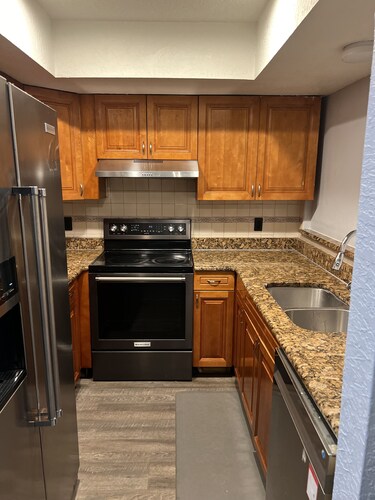 Cozy Haven w/ Premier Privacy 4bedrm