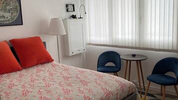 2 slaapkamers, een strijkplank/strijkijzer, wifi, beddengoed