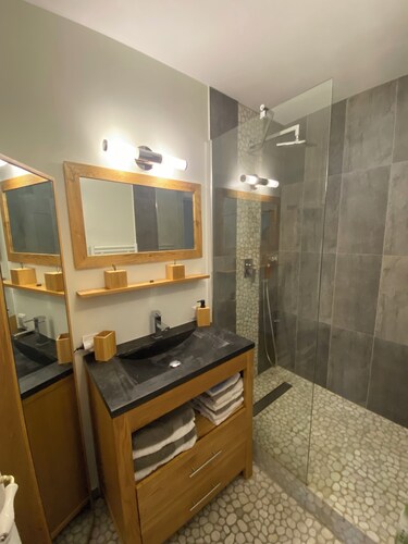 Bel appartement avec jardin
