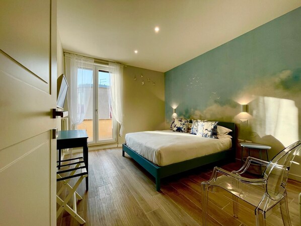2 bedrooms, iron/ironing board, travel cot, WiFi