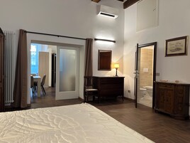 Apartment, Valley View | 1 bedroom, in-room safe, blackout drapes, soundproofing