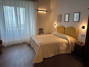 Apartment, Valley View