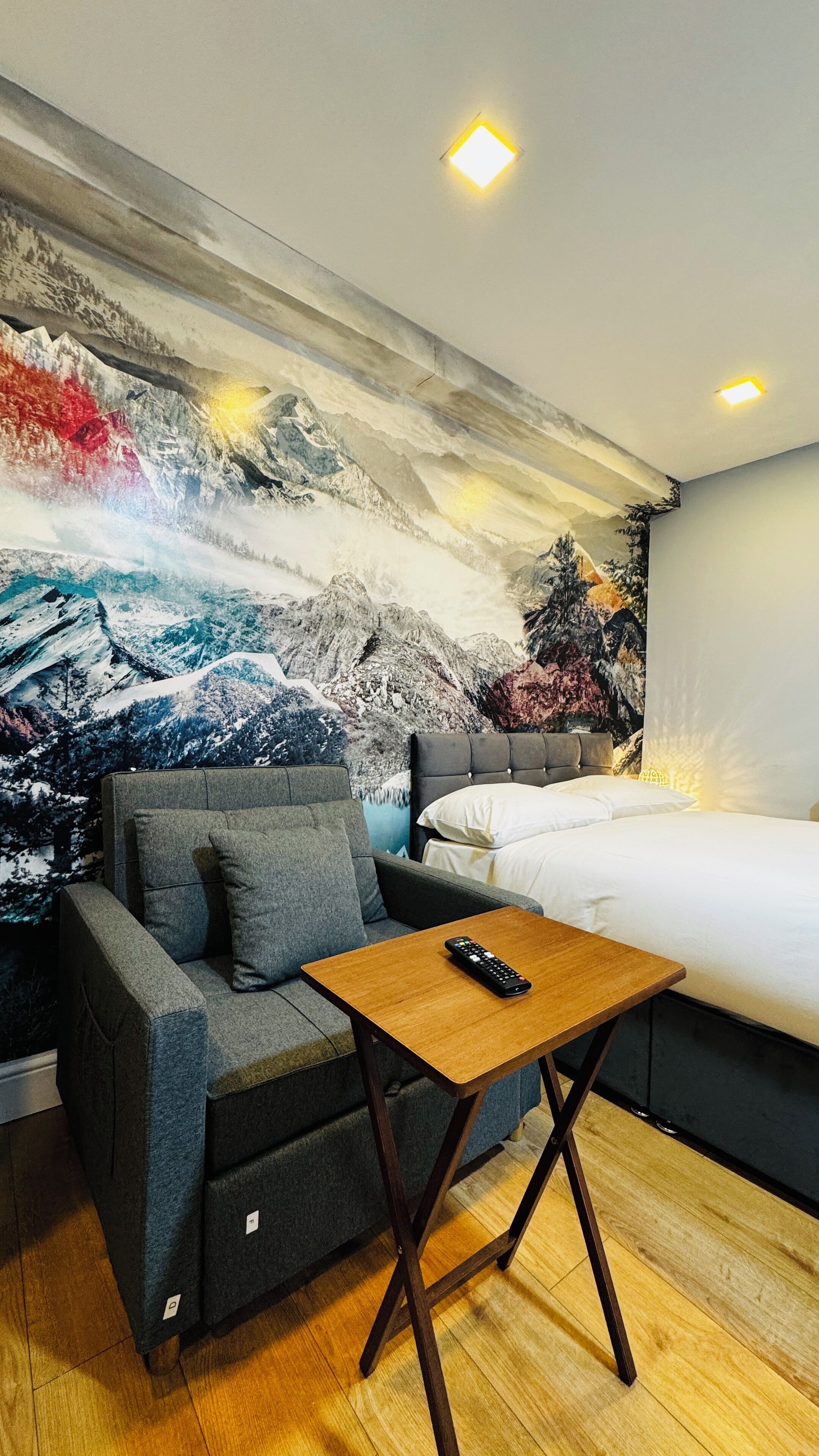 5 chambres, fer et planche à repasser, Wi-Fi, draps fournis