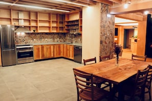 Shared Dormitory, Non Smoking, Valley View | Private kitchen