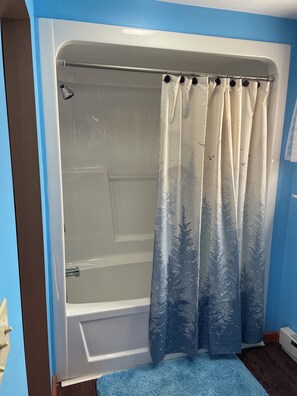 Towels, soap, shampoo, toilet paper