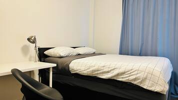 1 slaapkamer, een bureau, een strijkplank/strijkijzer, gratis wifi