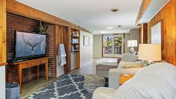 TV connectée, cheminée