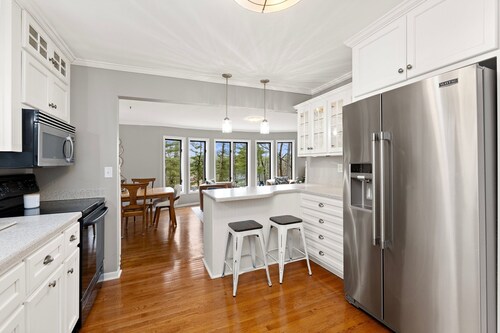 Charming Riverview Cottage Home in Black River Falls