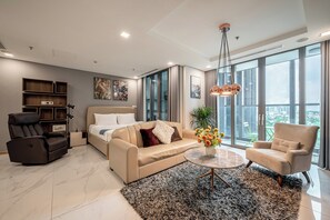 Deluxe Apartment, 1 Bedroom, Balcony, City View | Memory foam beds, minibar, in-room safe, desk - Somi Luxstay Landmark 81 (Ho Chi Minh City)