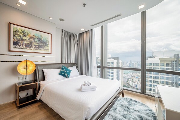 Standard Apartment, 2 Bedrooms, Balcony, City View | Memory foam beds, minibar, in-room safe, desk - Somi Luxstay Landmark 81 (Ho Chi Minh City)