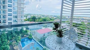 Standard Condo, 1 Queen Bed with Sofa bed, Balcony, Poolside | Balcony