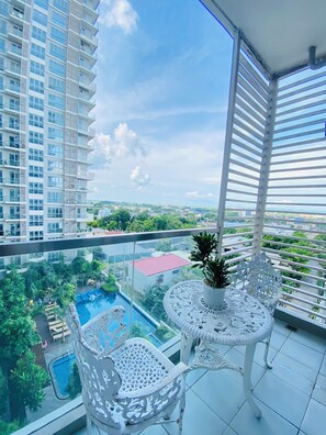 Standard Condo, 1 Queen Bed with Sofa bed, Balcony, Poolside | Balcony