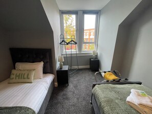 2 quartos, ferros/tábuas de passar roupa, Wi-Fi de cortesia