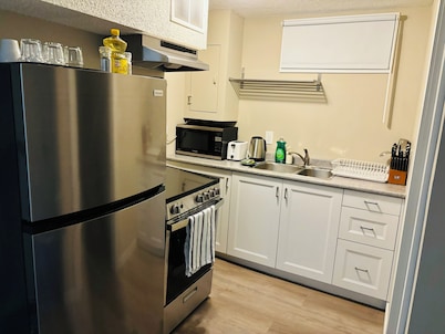 Walkout Basement Suite with Free Street Parking