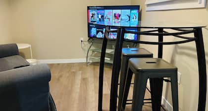 Walkout Basement Suite with Free Street Parking