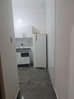 基础木屋 | 私人厨房 | 微波炉、烤箱、炉灶、厨具/餐具