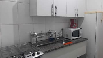Chalet | Private kitchen | Microwave, oven, stovetop, cookware/dishes/utensils
