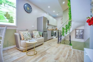 Interior - Cozy Triplex: Your Paris Escape (Paris)