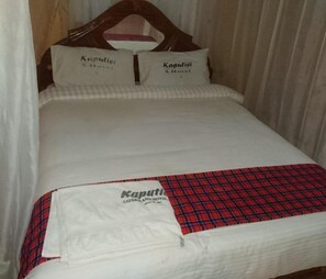 Comfort Double Room, Balcony, Courtyard View - Kaputiei Safariland Hotel (Kitengela)