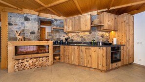 Réfrigérateur, micro-ondes, four, lave-vaisselle