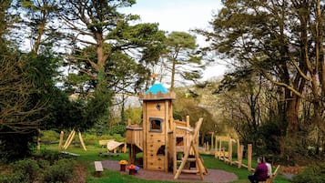 Children’s play area – outdoor